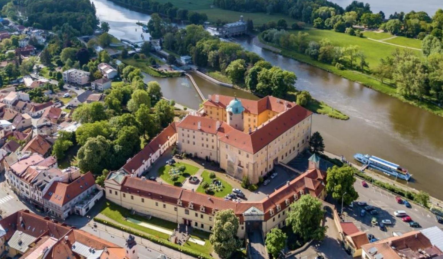 Apartment Spa And Fontain Podebrady Ngoại thất bức ảnh
